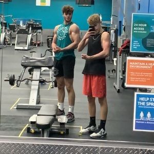 Meet your Posher, Devin